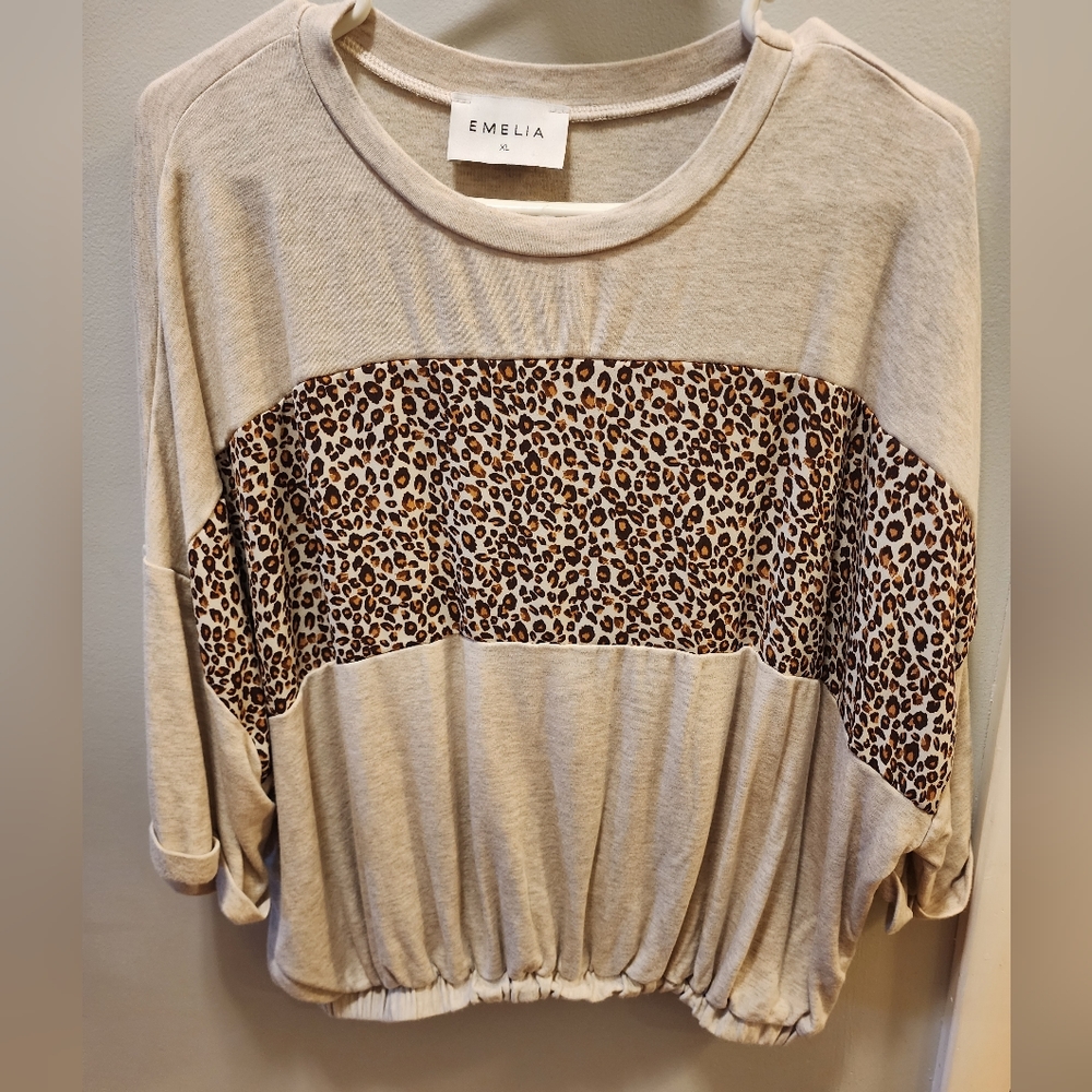 Emelia Top - Picture 2 of 4